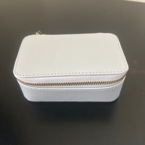 Neiman Marcus Grey  Leather Jewelry Travel Case. NWT